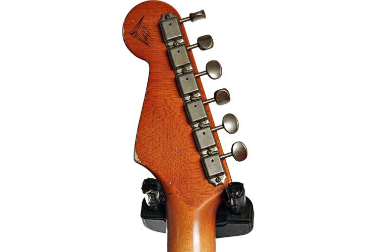 Fender Custom Shop 1956 Stratocaster Journeyman Relic Transparent 3 Tone Sunburst Masterbuilt by Levi Perry Fender Custom Shop 1956 Stratocaster Journeyman Relic Transparent 3 Tone Sunburst Masterbuilt by Levi Perry