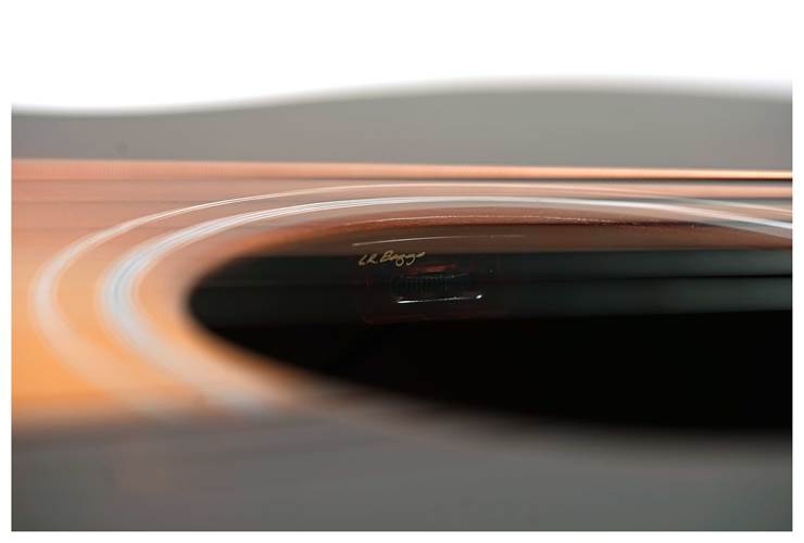 Gibson SJ-200 Studio Walnut Satin Walnut Burst #23104030 Gibson SJ-200 Studio Walnut Satin Walnut Burst #23104030