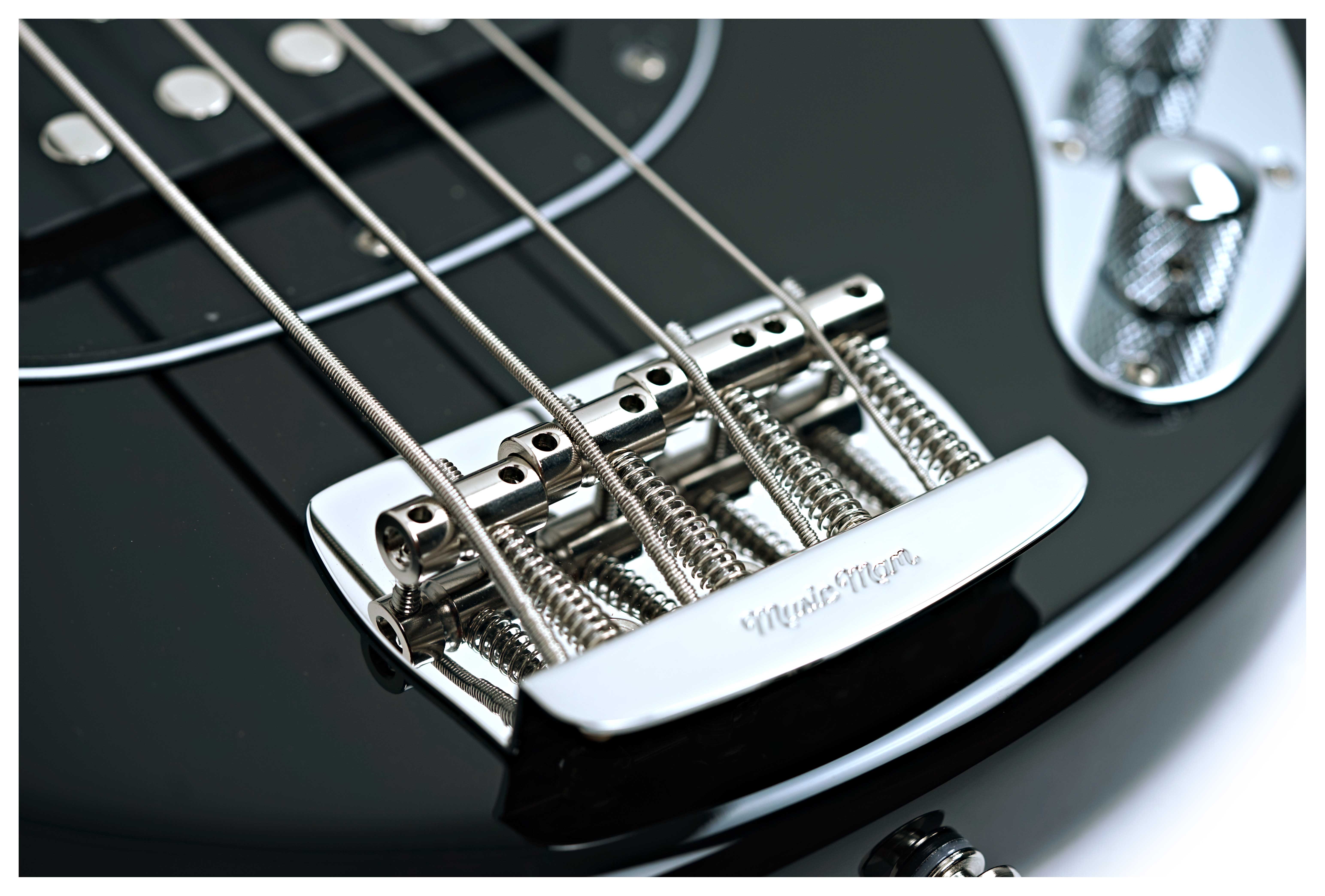 Music Man Stingray Special 4 H Black Maple Fingerboard #G93332