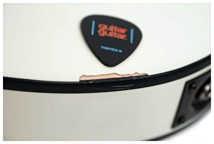 Fender Tom DeLonge Starcaster Rosewood Fingerboard Satin Olympic White (Ex-Demo) #ISFH24000131 Fender Tom DeLonge Starcaster Rosewood Fingerboard Satin Olympic White (Ex-Demo) #ISFH24000131