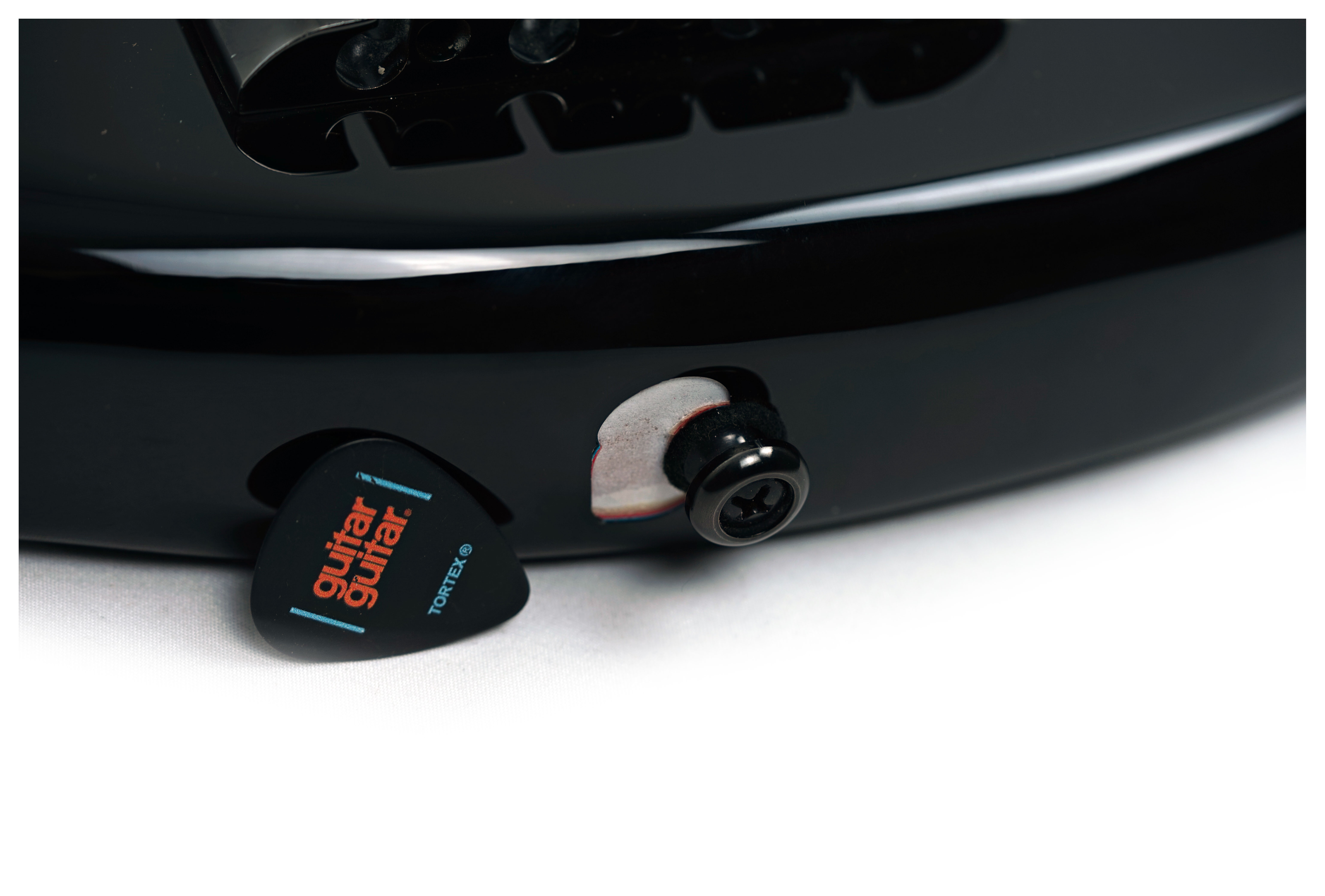 Cort C4 Deluxe Black (Ex-Demo) #IE240304908