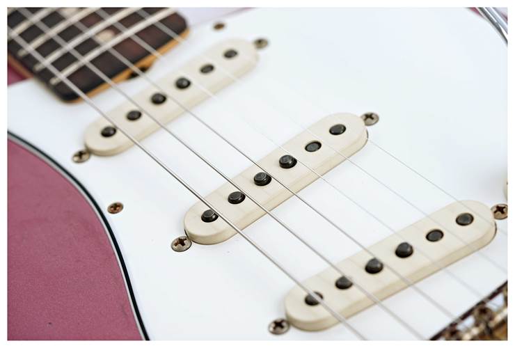 Fender Custom Shop 1962 Stratocaster Journeyman Relic Burgundy Mist Masterbuilt by Austin MacNutt Fender Custom Shop 1962 Stratocaster Journeyman Relic Burgundy Mist Masterbuilt by Austin MacNutt