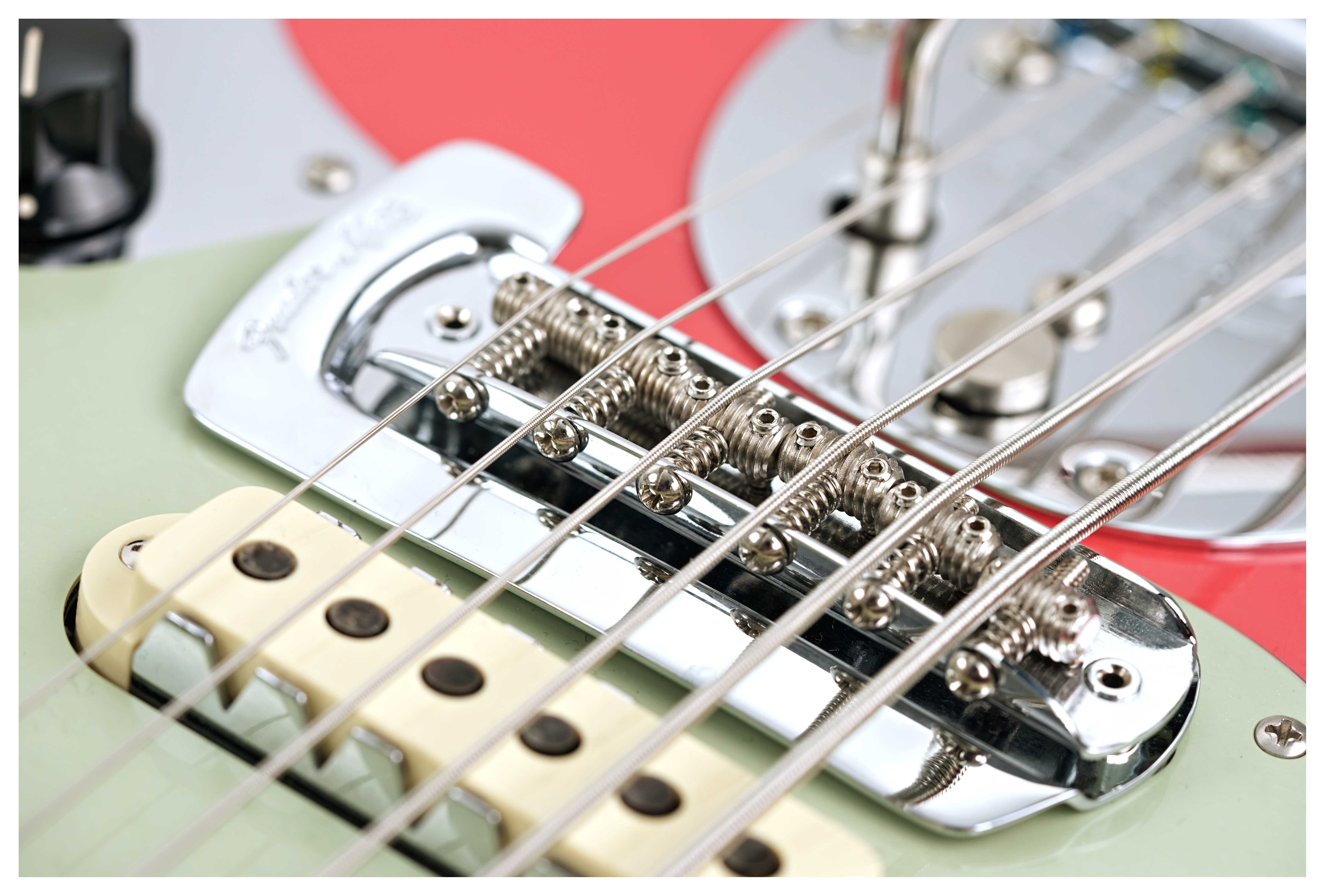 Fender Custom Shop Bass VI Lush Closet Classic Fiesta Red