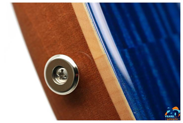 PRS Wood Library Modern Eagle V Blue Fade #0375965 PRS Wood Library Modern Eagle V Blue Fade #0375965