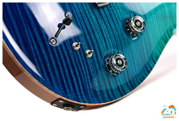 PRS Wood Library Modern Eagle V Blue Fade #0375965 PRS Wood Library Modern Eagle V Blue Fade #0375965