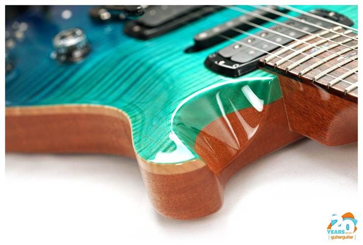 PRS Wood Library Modern Eagle V Blue Fade #0375965 PRS Wood Library Modern Eagle V Blue Fade #0375965