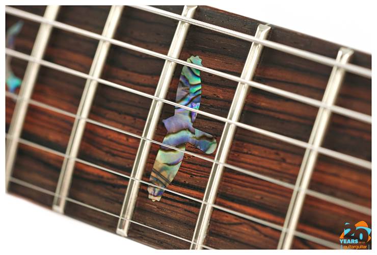 PRS Wood Library Modern Eagle V Blue Fade #0375965 PRS Wood Library Modern Eagle V Blue Fade #0375965