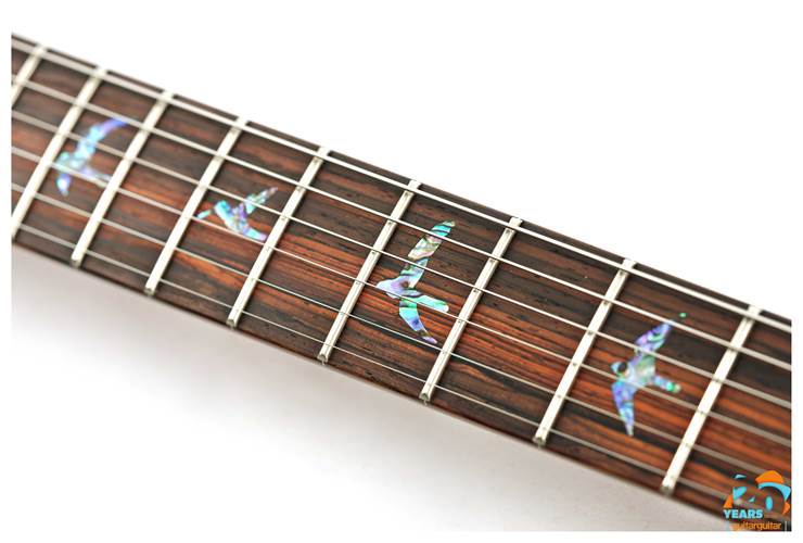 PRS Wood Library Modern Eagle V Blue Fade #0375965 PRS Wood Library Modern Eagle V Blue Fade #0375965