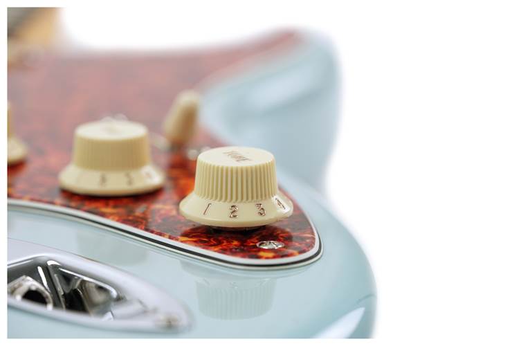 Fender Limited Edition American Pro II Thinline Stratocaster Daphne Blue Rosewood Fingerboard Fender Limited Edition American Pro II Thinline Stratocaster Daphne Blue Rosewood Fingerboard