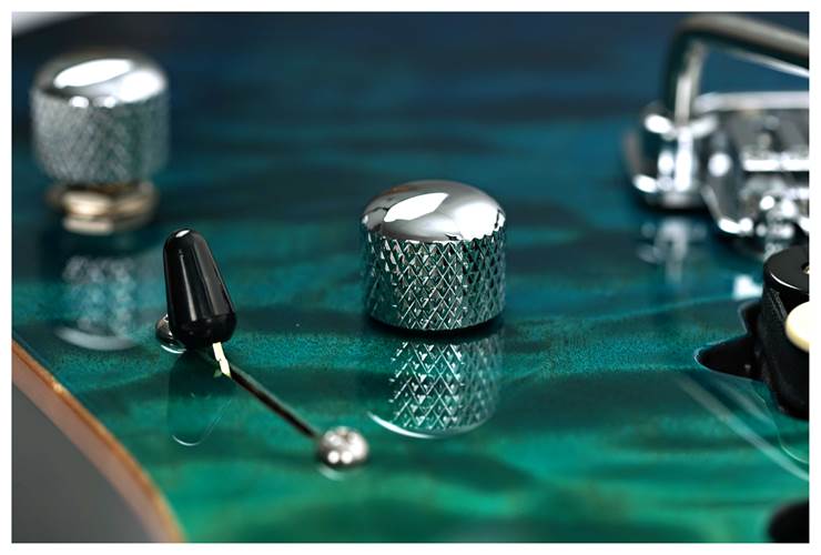 Suhr Custom Modern Aqua Blue Gradient #79832 Suhr Custom Modern Aqua Blue Gradient #79832