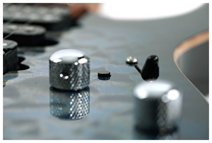 Suhr Custom Modern Quilt Faded Trans Whale Blue Burst 73778 Suhr Custom Modern Quilt Faded Trans Whale Blue Burst 73778