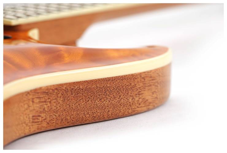 Suhr Custom Standard Carve Top Quilt Trans Caramel Suhr Custom Standard Carve Top Quilt Trans Caramel
