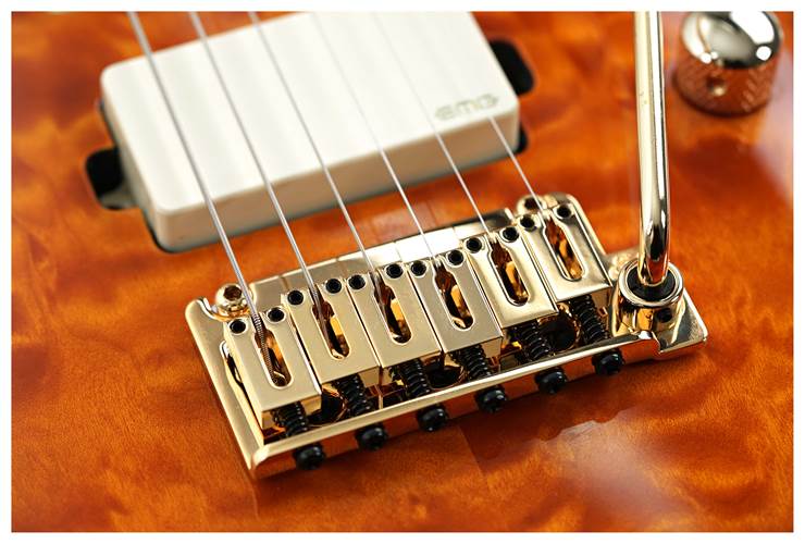 Suhr Custom Standard Carve Top Quilt Trans Caramel Suhr Custom Standard Carve Top Quilt Trans Caramel