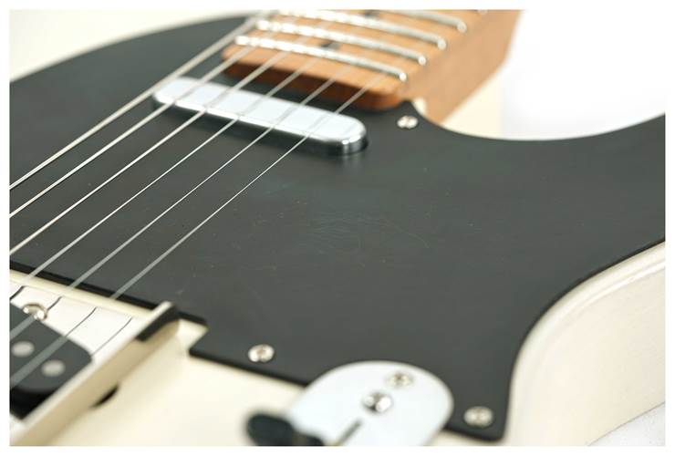 LSL Instruments Era Series T-Bone Vintage Cream Maple Fingerboard #8162 LSL Instruments Era Series T-Bone Vintage Cream Maple Fingerboard #8162