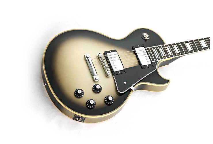 Gibson Custom Shop Made 2 Measure 1968 Les Paul Custom Silverburst VOS Chrome Hardware #407208 Gibson Custom Shop Made 2 Measure 1968 Les Paul Custom Silverburst VOS Chrome Hardware #407208
