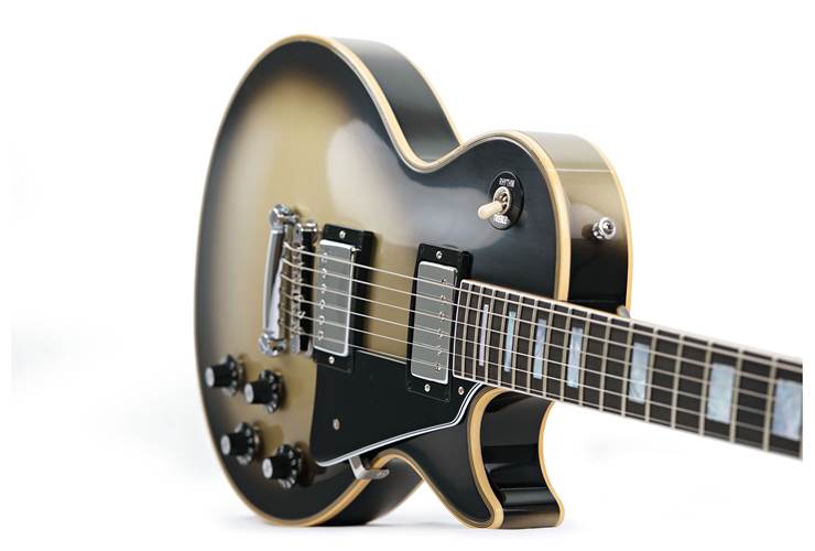 Gibson Custom Shop Made 2 Measure 1968 Les Paul Custom Silverburst VOS Chrome Hardware #501558 Gibson Custom Shop Made 2 Measure 1968 Les Paul Custom Silverburst VOS Chrome Hardware #501558