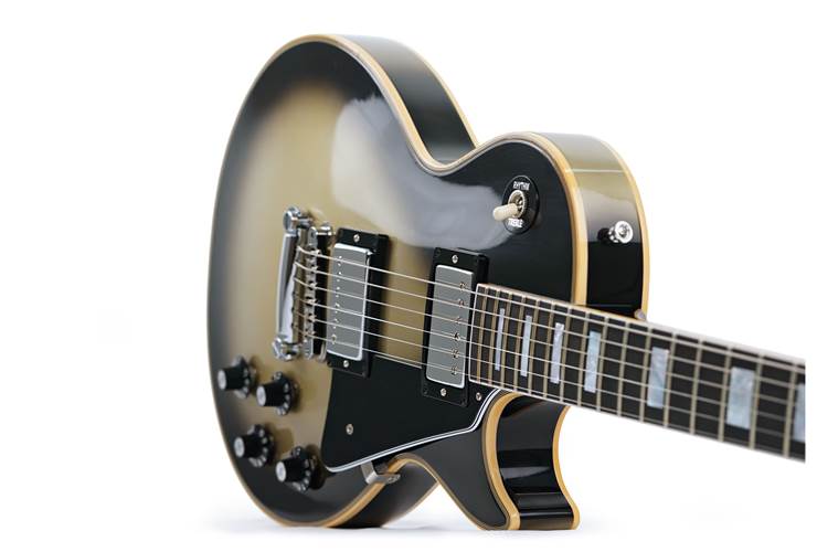 Gibson Custom Shop Made 2 Measure 1968 Les Paul Custom Silverburst VOS Chrome Hardware #502338 Gibson Custom Shop Made 2 Measure 1968 Les Paul Custom Silverburst VOS Chrome Hardware #502338