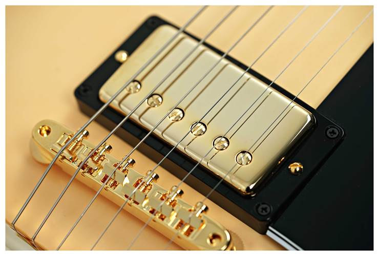 Gibson Custom Shop Made 2 Measure 1968 Les Paul Custom Heavy Antique White VOS Gold Hardware #506678 Gibson Custom Shop Made 2 Measure 1968 Les Paul Custom Heavy Antique White VOS Gold Hardware #506678