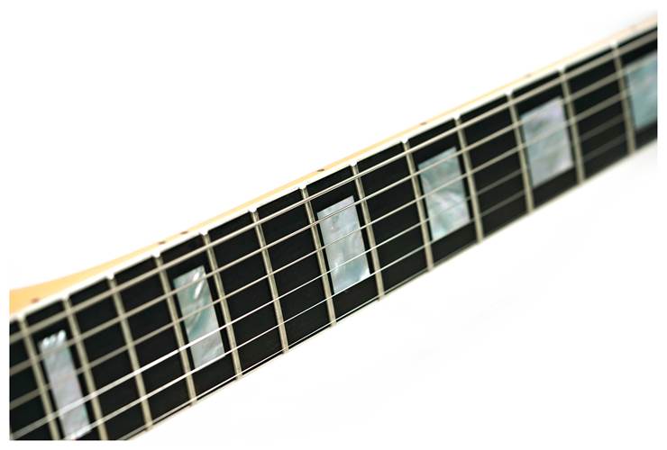 Gibson Custom Shop Made 2 Measure 1968 Les Paul Custom Heavy Antique White VOS Gold Hardware #506678 Gibson Custom Shop Made 2 Measure 1968 Les Paul Custom Heavy Antique White VOS Gold Hardware #506678