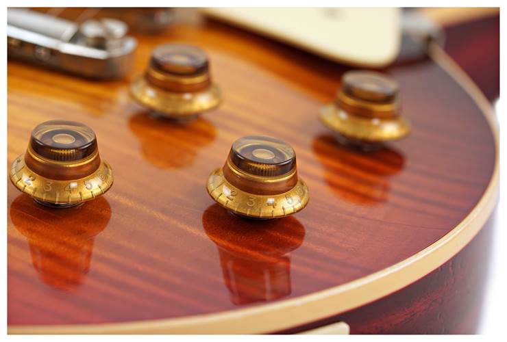 Gibson Custom Shop Made 2 Measure 1959 Les Paul Standard Double White Royal Teaburst Murphy Lab Light Aged #943536 Gibson Custom Shop Made 2 Measure 1959 Les Paul Standard Double White Royal Teaburst Murphy Lab Light Aged #943536