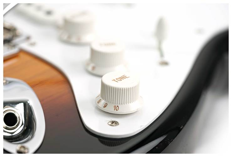 Fender Custom Shop Limited Edition 70th Anniversary 1954 Stratocaster Time Capsule Wide Fade 2 Tone Sunburst #XN5242 Fender Custom Shop Limited Edition 70th Anniversary 1954 Stratocaster Time Capsule Wide Fade 2 Tone Sunburst #XN5242