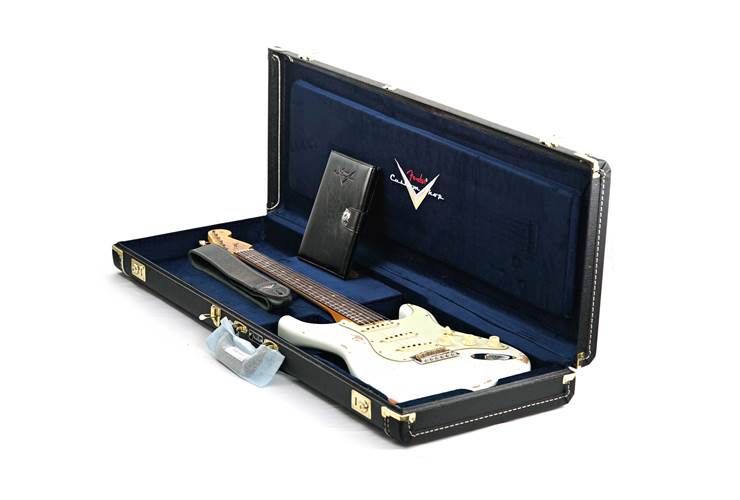 Fender Custom Shop Limited Edition 1964 L-Series Stratocaster Heavy Relic Olympic White Fender Custom Shop Limited Edition 1964 L-Series Stratocaster Heavy Relic Olympic White