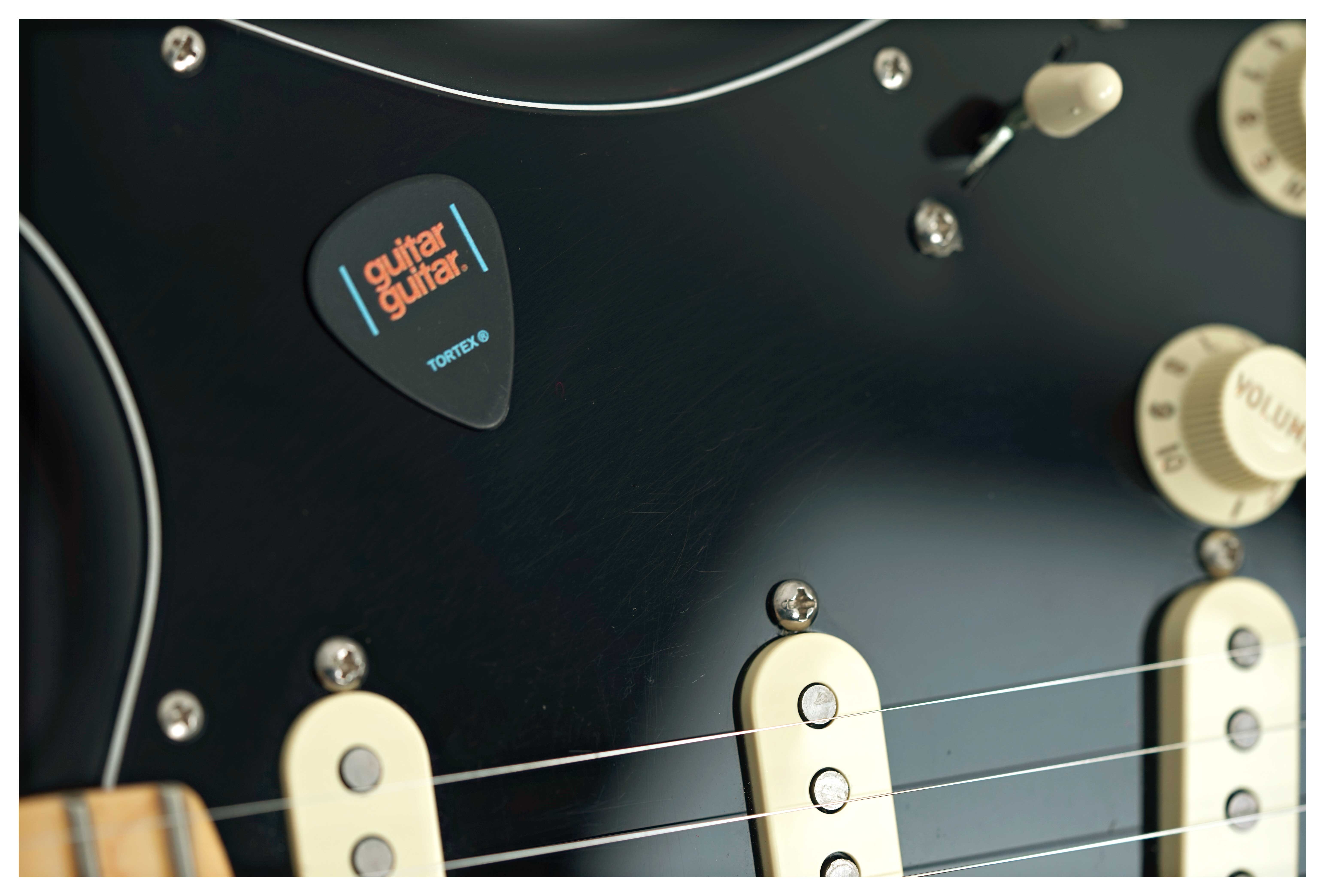 Fender American Performer Sugar Pine Stratocaster 2 Colour Sunburst Maple Fingerboard (Ex-Demo) #US25003005