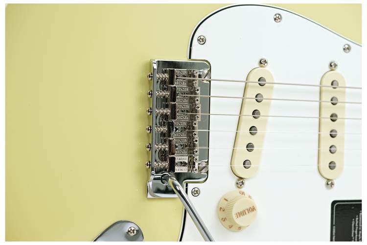 Fender Player II Stratocaster Hialeah Yellow Maple Fingerboard Fender Player II Stratocaster Hialeah Yellow Maple Fingerboard