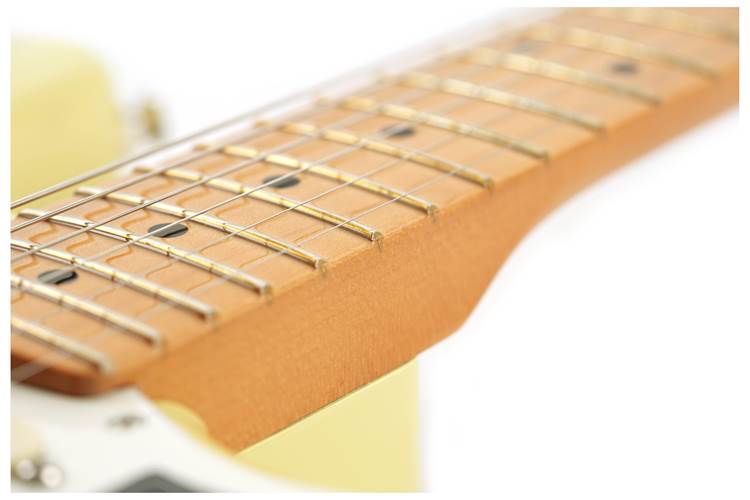 Fender Player II Stratocaster Hialeah Yellow Maple Fingerboard Fender Player II Stratocaster Hialeah Yellow Maple Fingerboard