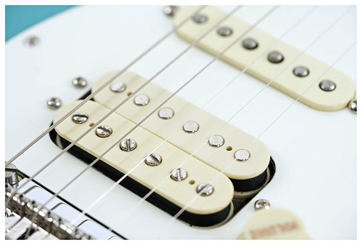 Fender Player II Stratocaster HSS Aquatone Blue Maple Fingerboard Fender Player II Stratocaster HSS Aquatone Blue Maple Fingerboard