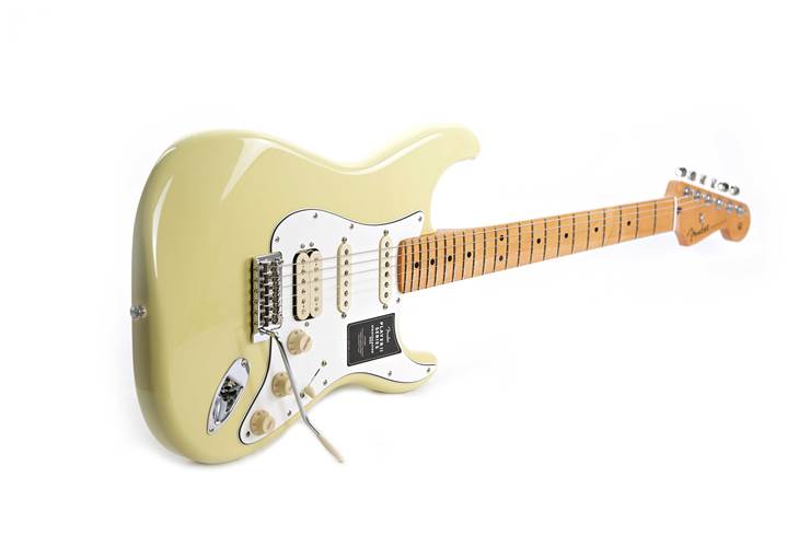 Fender Player II Stratocaster HSS Hialeah Yellow Maple Fingerboard Fender Player II Stratocaster HSS Hialeah Yellow Maple Fingerboard