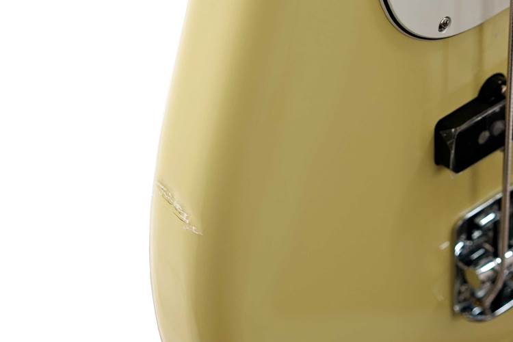 Fender Player II Mustang Bass PJ Hialeah Yellow Rosewood Fingerboard (Ex-Demo) #MX25033788 Fender Player II Mustang Bass PJ Hialeah Yellow Rosewood Fingerboard (Ex-Demo) #MX25033788