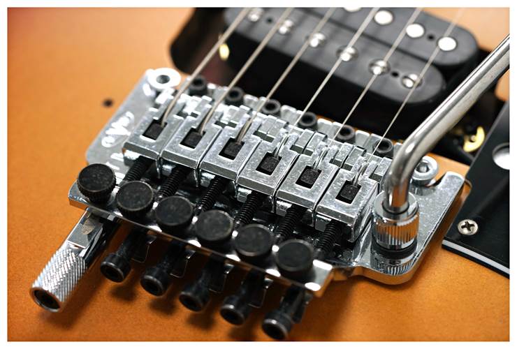 EVH Limited Edition Frankenstein Relic Series Vintage Sunburst Maple Fingerboard EVH Limited Edition Frankenstein Relic Series Vintage Sunburst Maple Fingerboard