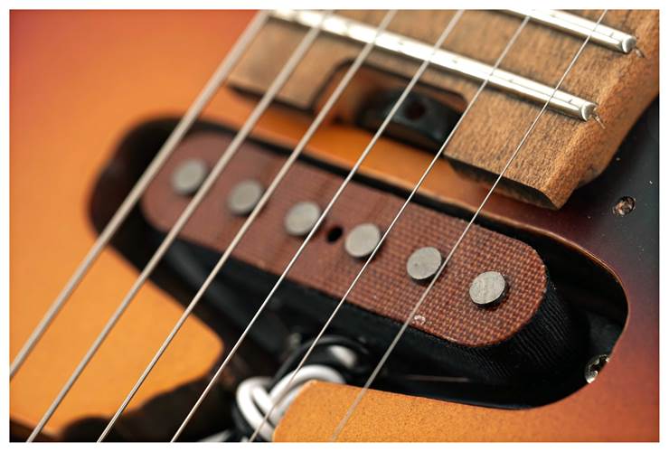 EVH Limited Edition Frankenstein Relic Series Vintage Sunburst Maple Fingerboard EVH Limited Edition Frankenstein Relic Series Vintage Sunburst Maple Fingerboard