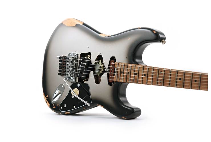 EVH Limited Edition Frankenstein Relic Series Silverburst Maple Fingerboard EVH Limited Edition Frankenstein Relic Series Silverburst Maple Fingerboard