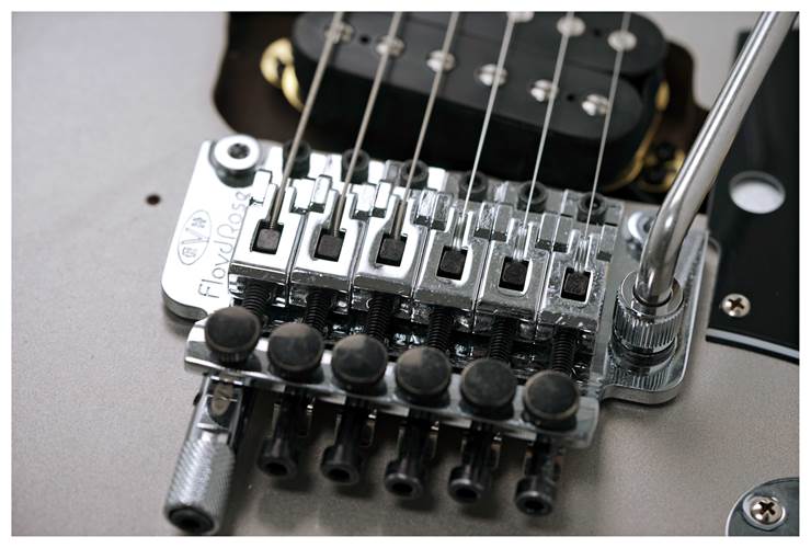 EVH Limited Edition Frankenstein Relic Series Silverburst Maple Fingerboard EVH Limited Edition Frankenstein Relic Series Silverburst Maple Fingerboard