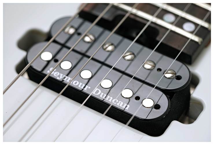 Jackson American Virtuoso HT Snow White Ebony Fingerboard Jackson American Virtuoso HT Snow White Ebony Fingerboard