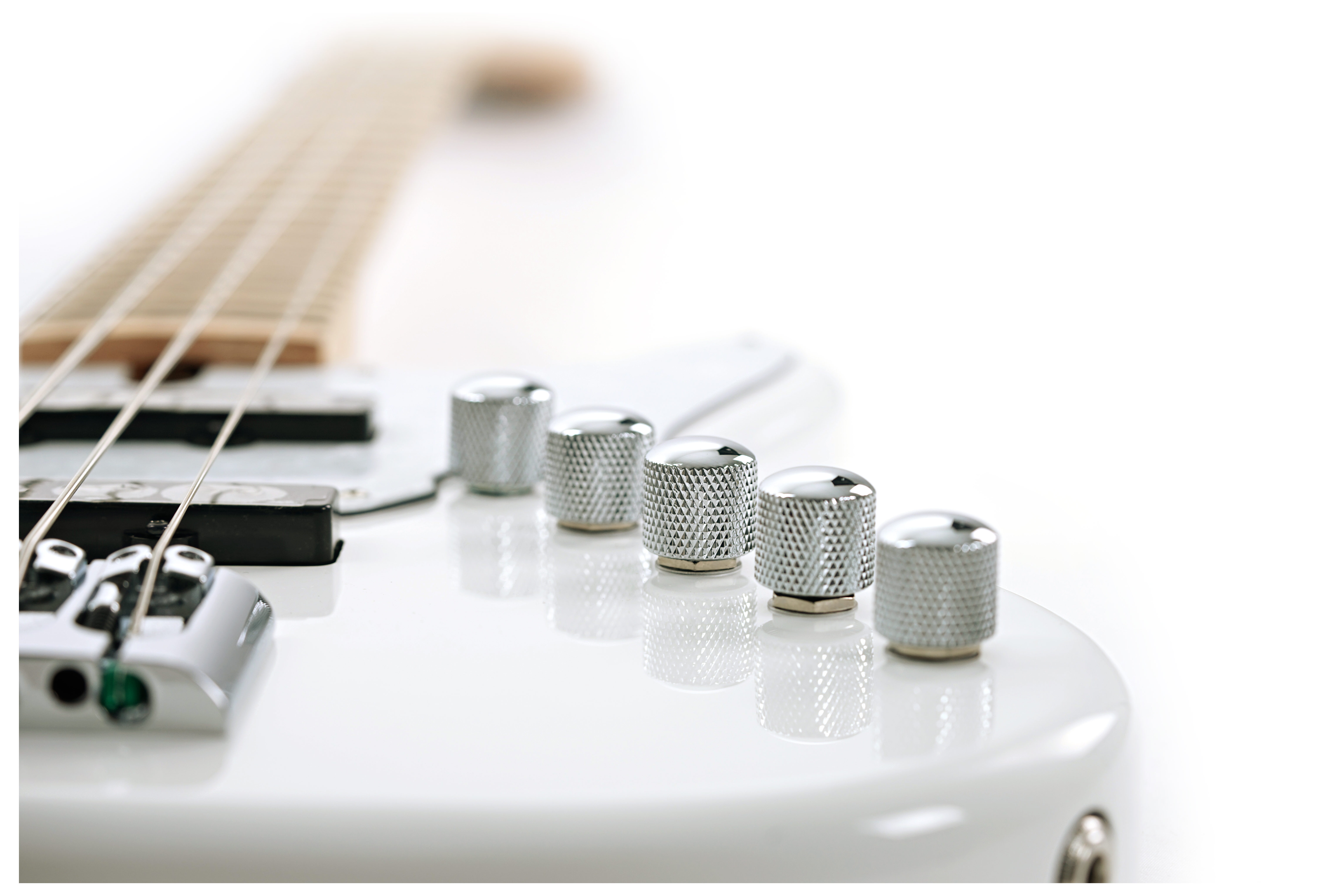 Cort NJS 4 White (Ex-Demo)