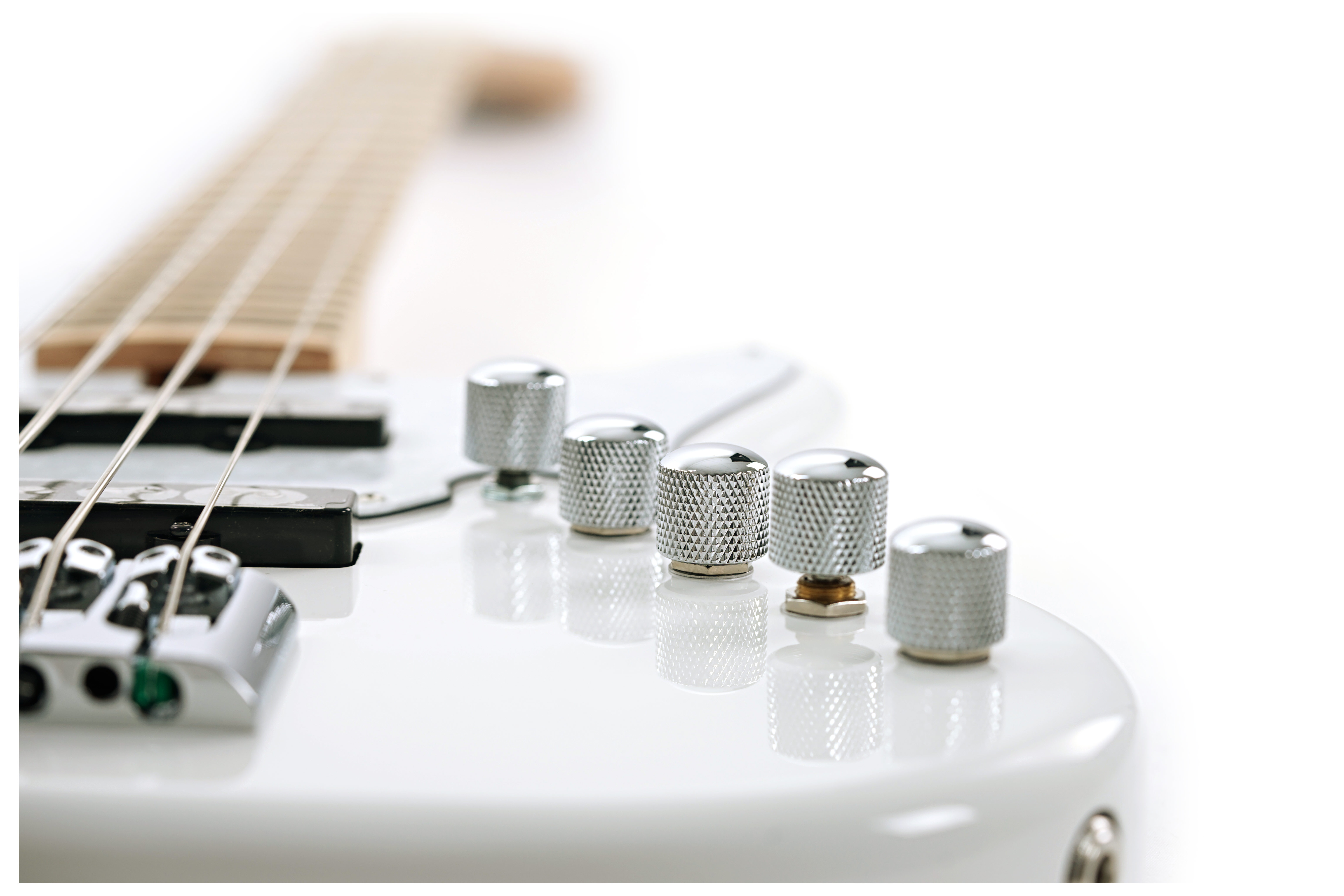 Cort NJS 4 White (Ex-Demo)