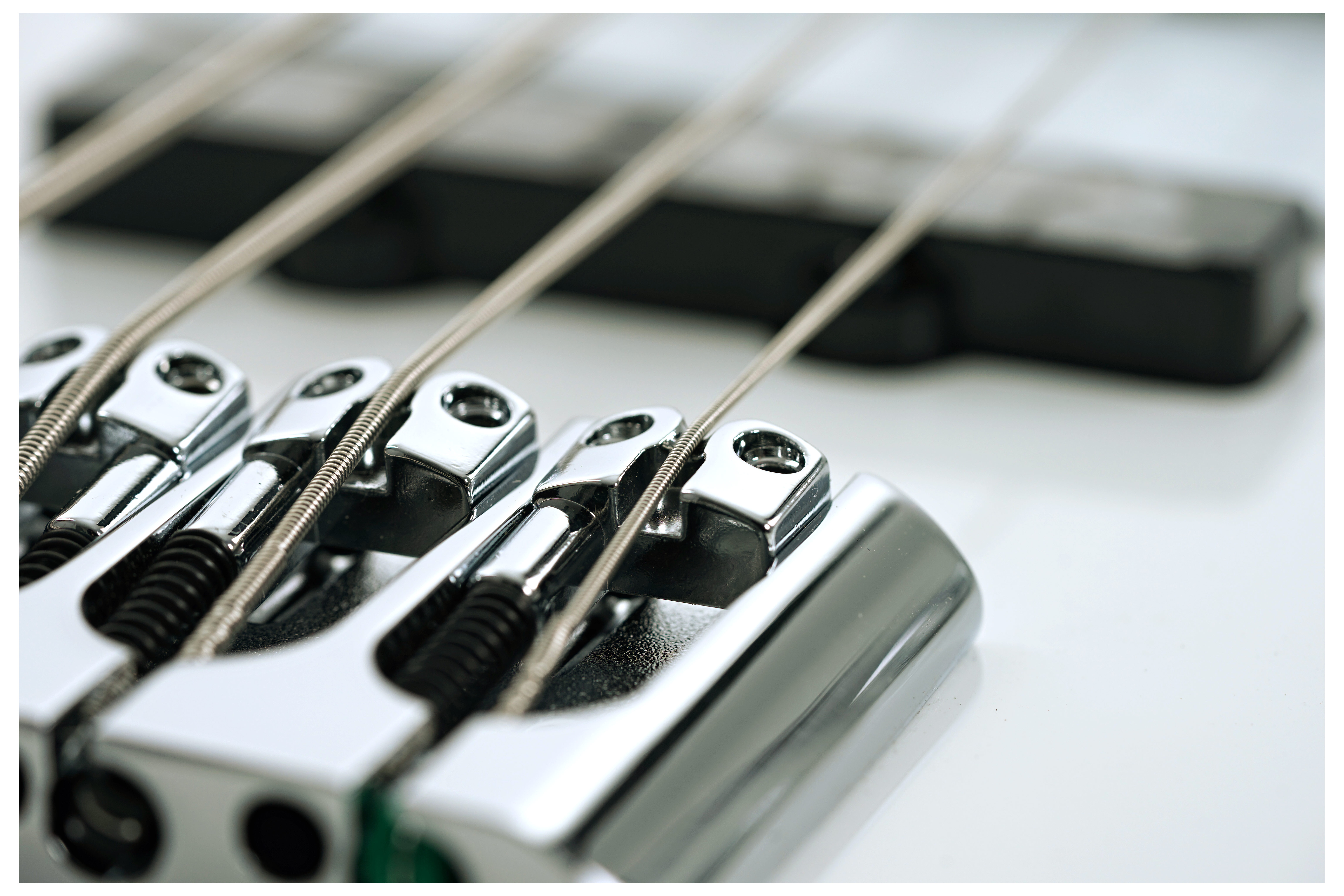 Cort NJS 4 White (Ex-Demo)