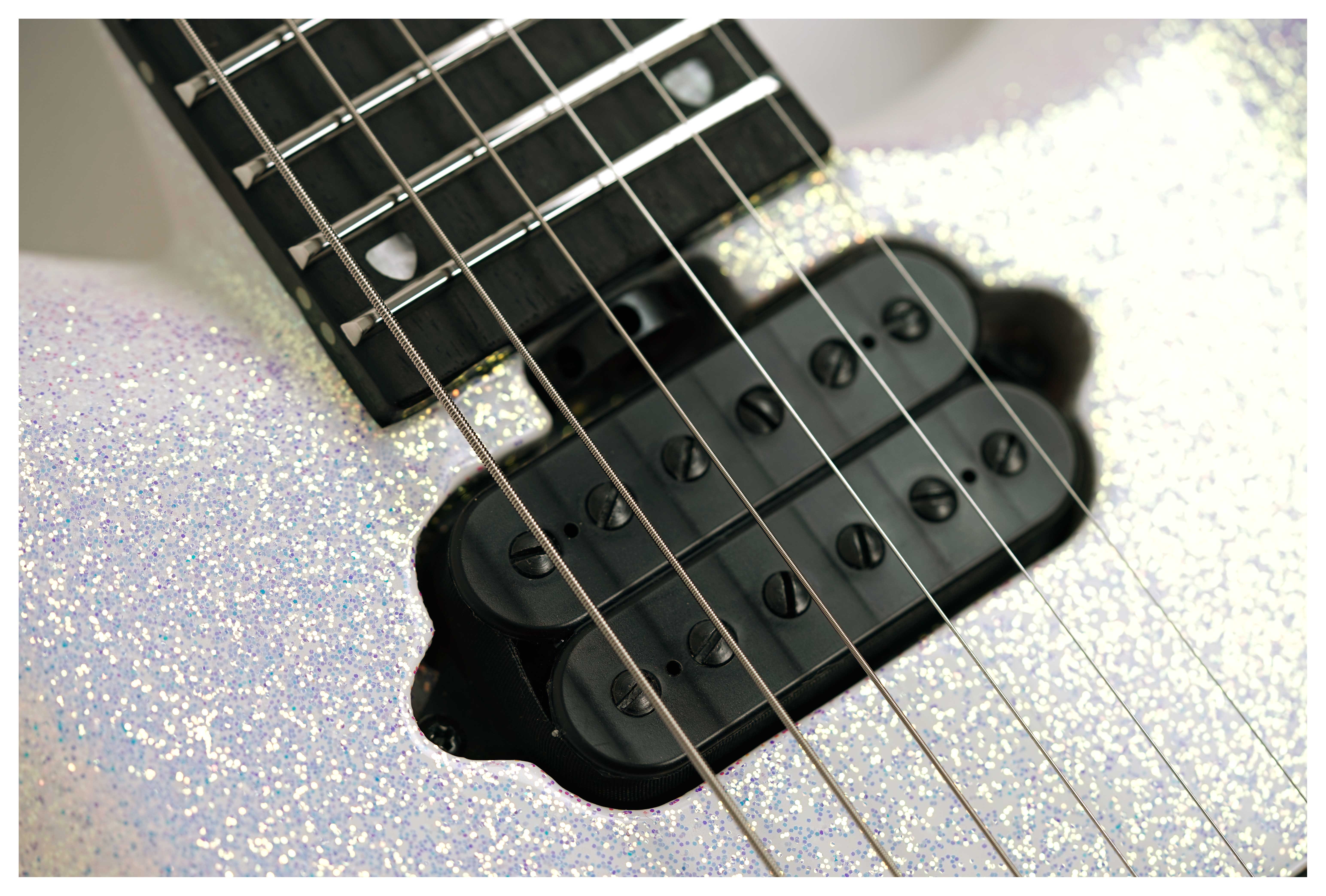 Music Man Majesty in Her Majesty's Request #M020936