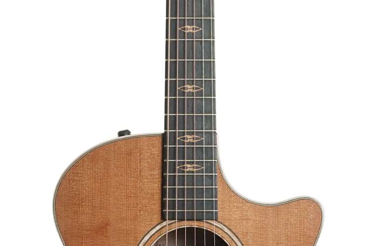 Taylor Grand Auditorium Sitka Spruce / Indian Rosewood (Nearly New) #1203184120 Taylor Grand Auditorium Sitka Spruce / Indian Rosewood (Nearly New) #1203184120