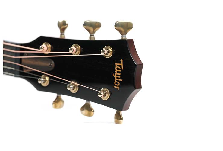 Taylor Grand Auditorium Sitka Spruce / Indian Rosewood (Nearly New) #1203184120 Taylor Grand Auditorium Sitka Spruce / Indian Rosewood (Nearly New) #1203184120