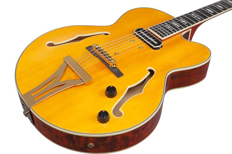 Ibanez PM3C Pat Metheny Signature Natural Amber Low Gloss Ibanez PM3C Pat Metheny Signature Natural Amber Low Gloss
