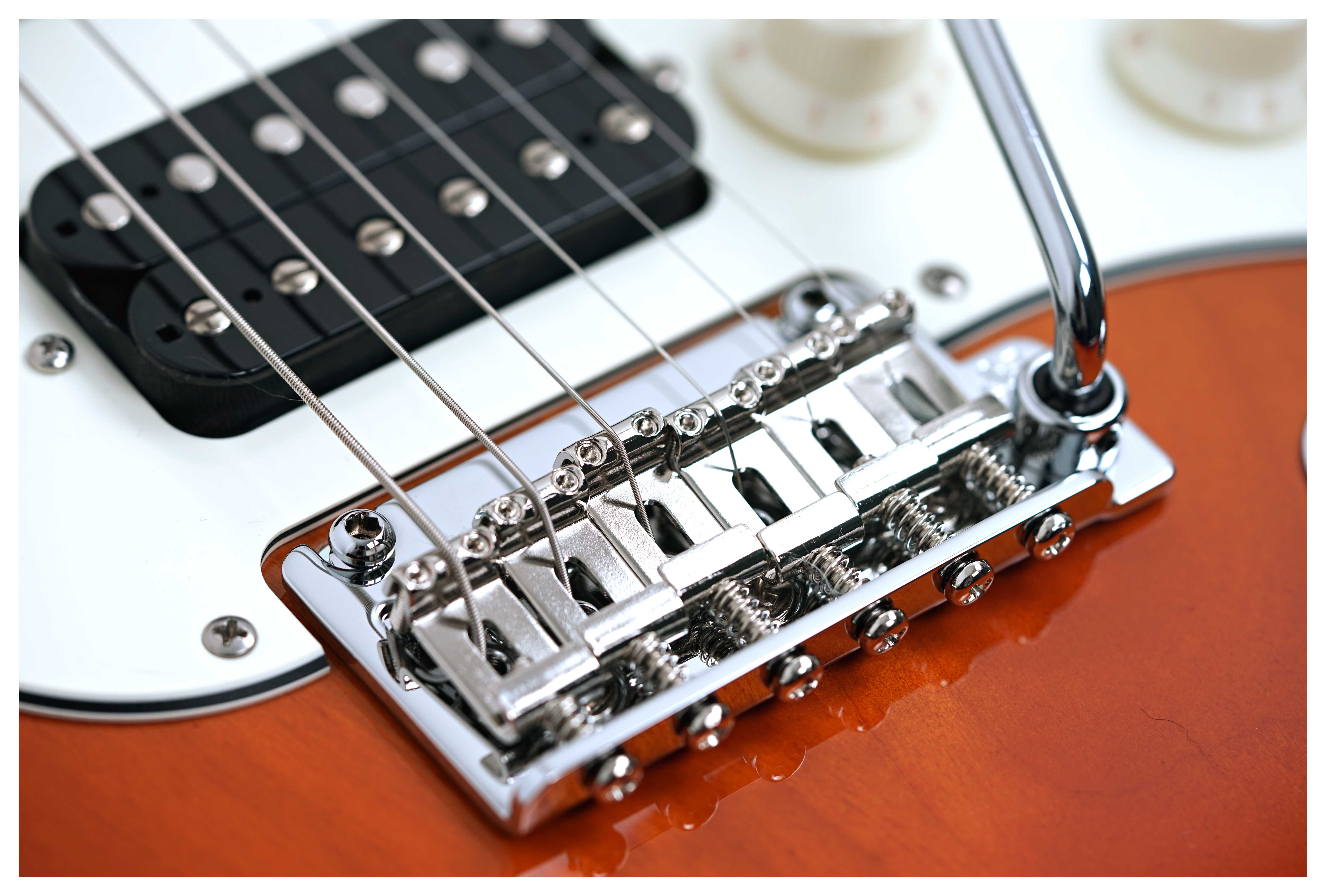 Suhr Classic S 3 Tone Burst HSS Maple Fingerboard #87630