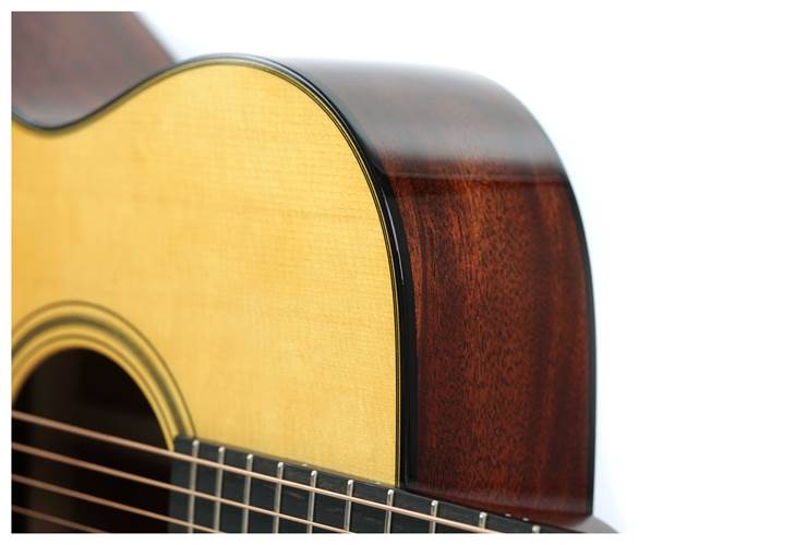 Martin Custom 000 Sinker Mahogany / Adirondack Spruce 1 3/4 Inch Nut Martin Custom 000 Sinker Mahogany / Adirondack Spruce 1 3/4 Inch Nut