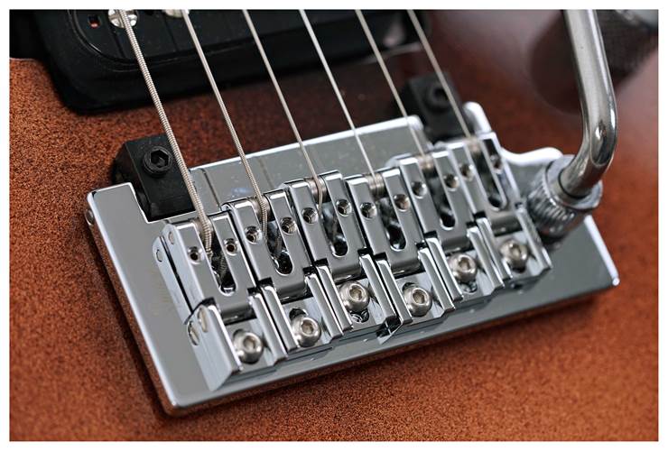 Vigier Excalibur Thirteen HH Urban Gold Rosewood Fingerboard Vigier Excalibur Thirteen HH Urban Gold Rosewood Fingerboard