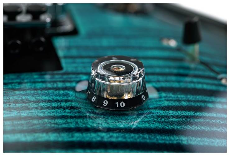 PRS USA Custom 24 Floyd Cobalt Blue Smokeburst 10 Top PRS USA Custom 24 Floyd Cobalt Blue Smokeburst 10 Top