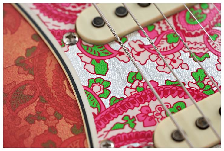 Fender Custom Shop Limited Edition 1968 Stratocaster Jouneyman Relic Pink Paisley #CZ580399 Fender Custom Shop Limited Edition 1968 Stratocaster Jouneyman Relic Pink Paisley #CZ580399