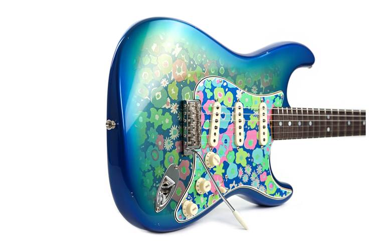 Fender Custom Shop Limited Edition 1968 Stratocaster Jouneyman Relic Blue Flower #CZ585437 Fender Custom Shop Limited Edition 1968 Stratocaster Jouneyman Relic Blue Flower #CZ585437